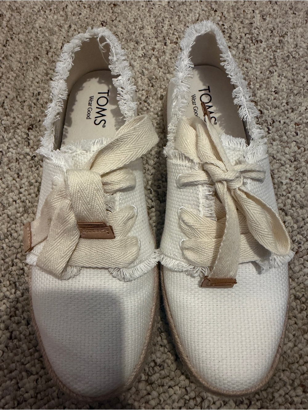 Toms Women's Cream Canvas Frayed Lace-Up Flats